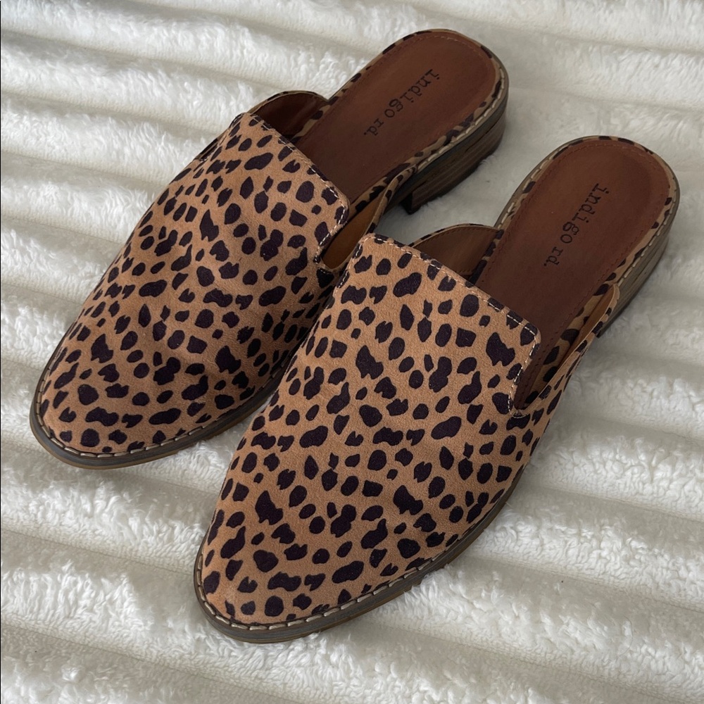 Indigo Rd Brown Leopard Print Mules